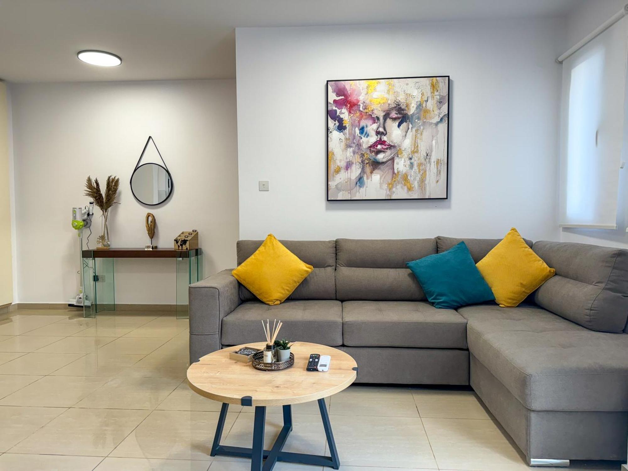Modern 2Br Apartment With Pool, Veranda & Garden In Paphos Exterior photo